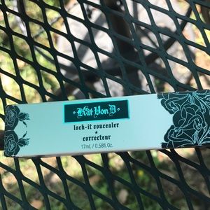 Kat Von D Lock It Concealer